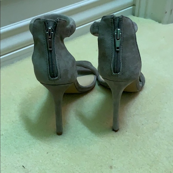 Steve Madden grey heels - Picture 3 of 4